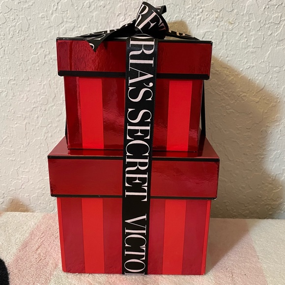 VS Collectible Display Present Boxes Store Prop - Picture 2 of 13